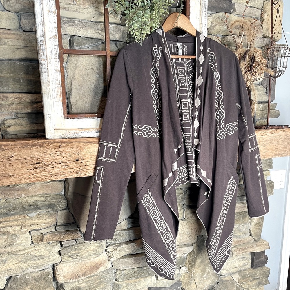 Boutique Monoreno Embroidered Jacket